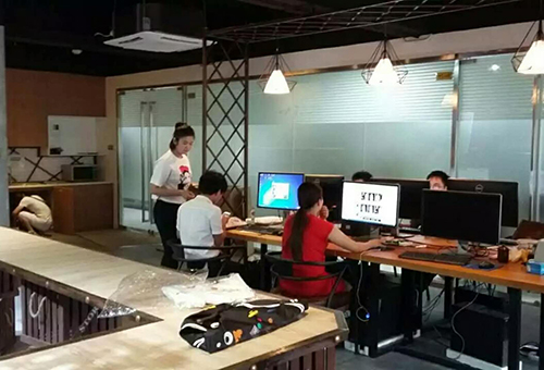 快鱼服饰办公室装修